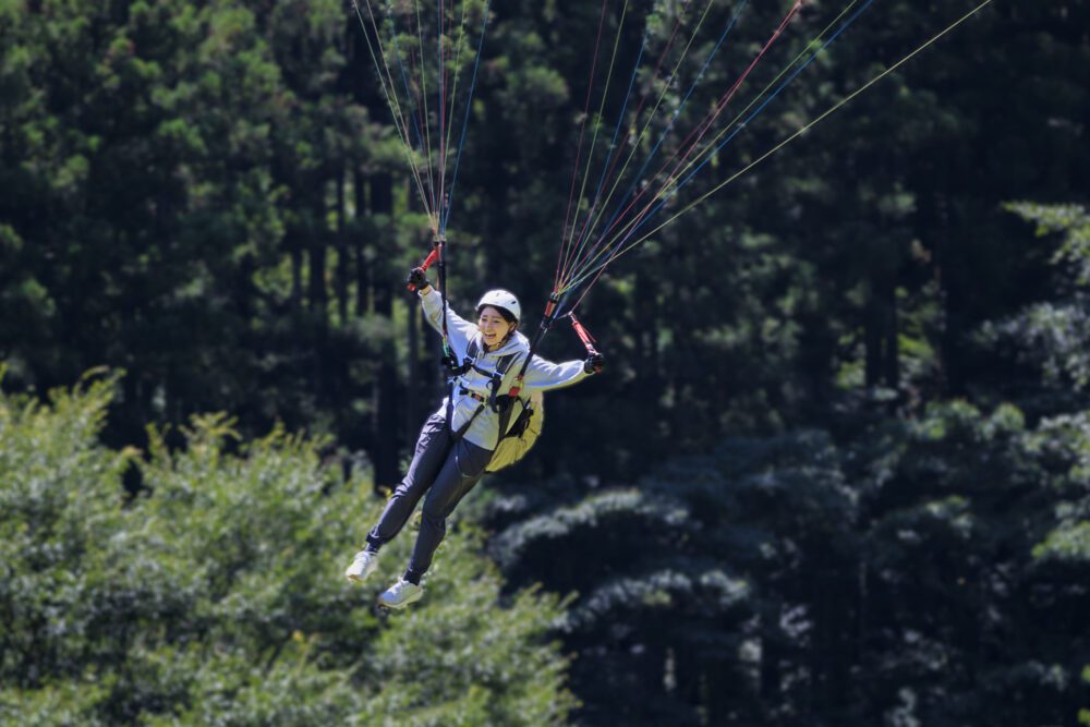 A free trip. Refresh with paraglider & private room bungalow